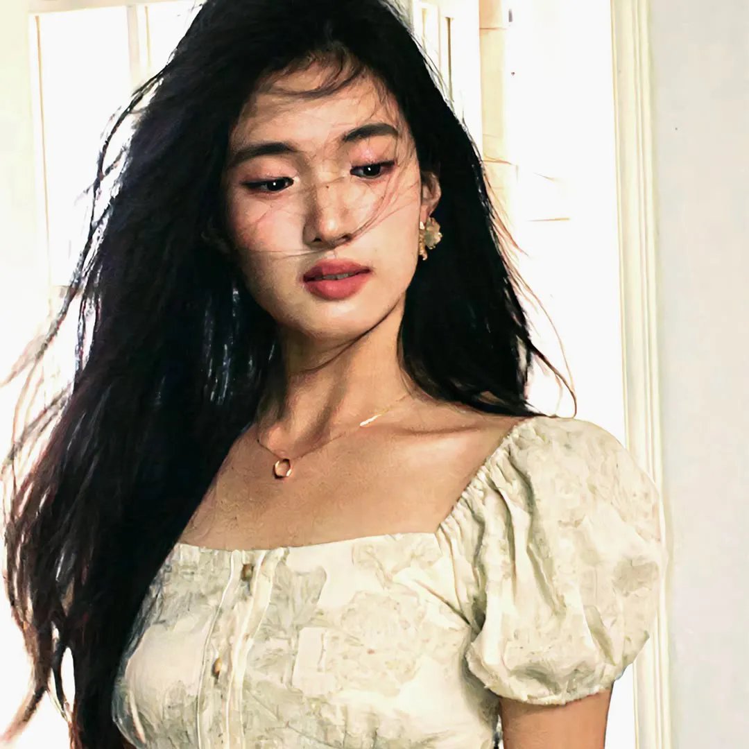 白衣校花与大长腿2 海报
